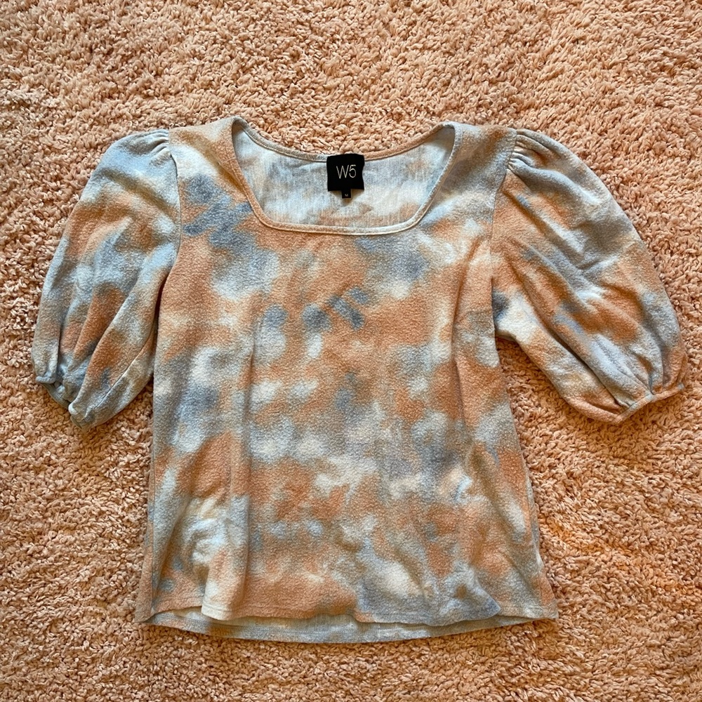 W5 Tie-Dye Puffily Sleeved Top